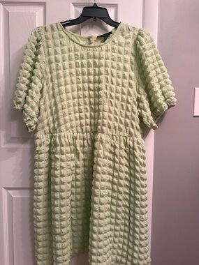 Forever 21 Size 3X Light Green Textured Puff Sleeve Dress Pearl back buttons